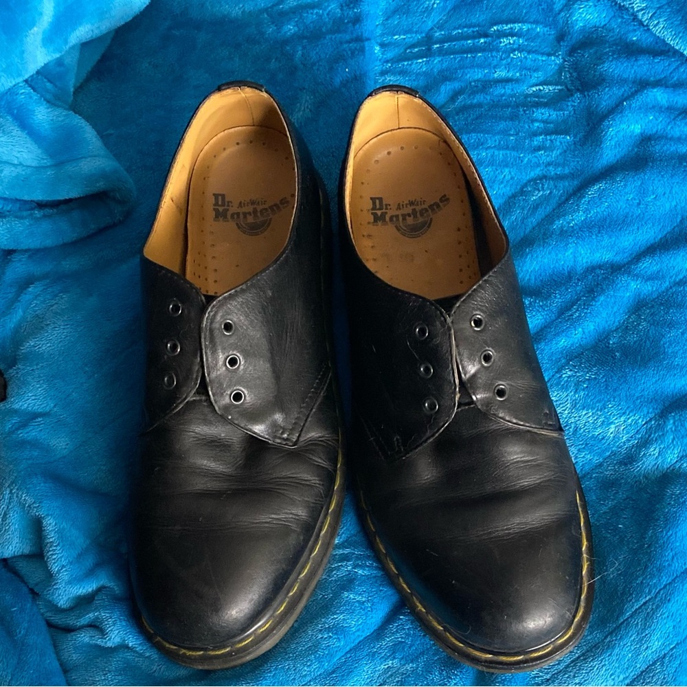 AUTHENTIC  Dr Marten BLACK SHOES MENS SIZE 10 with laces